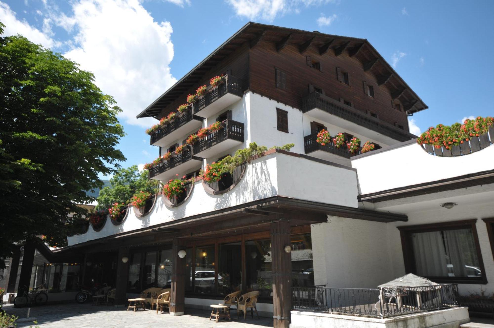 Hotel Nazionale بورمْيو المظهر الخارجي الصورة