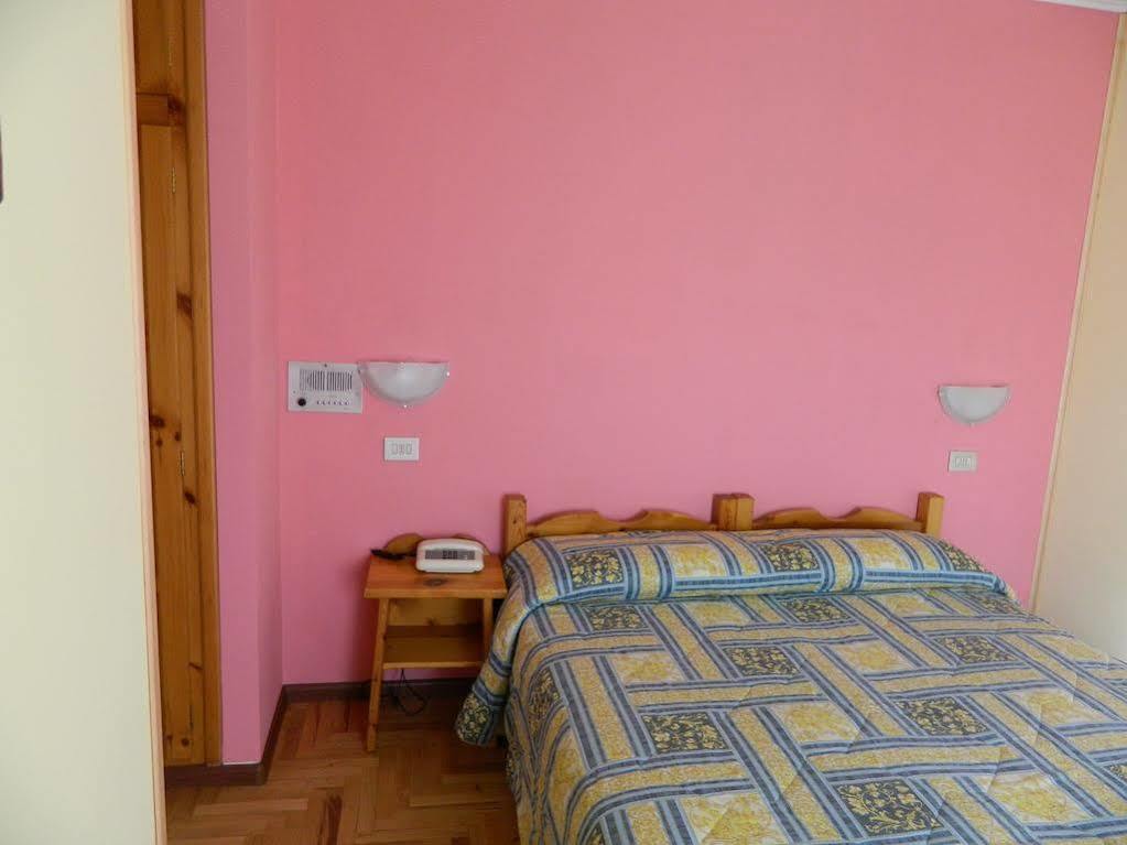 Hotel Nazionale بورمْيو المظهر الخارجي الصورة